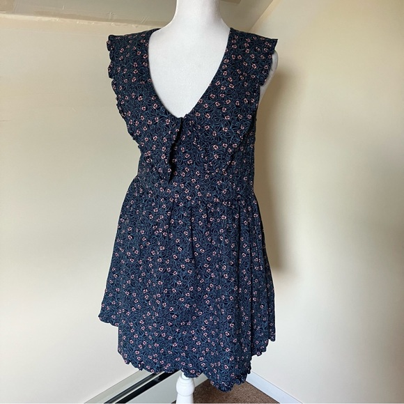 Aritzia Wilfred Blue Cotton Floral Rose Ruffle Mini Selma Dress size Small - Picture 3 of 8